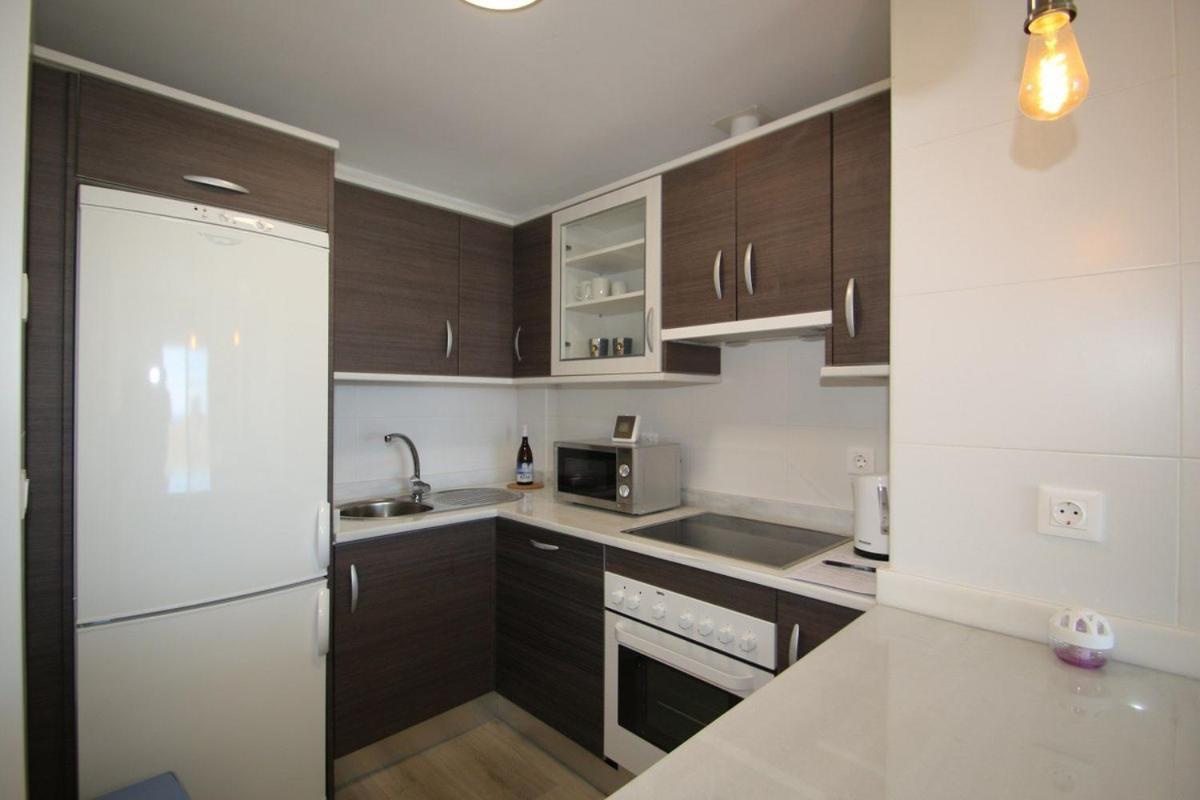 Small Oasis Nelson Mandela Apartment With Sea View, Two Bedrooms, Parking, Terrace And Pool Манилва Экстерьер фото