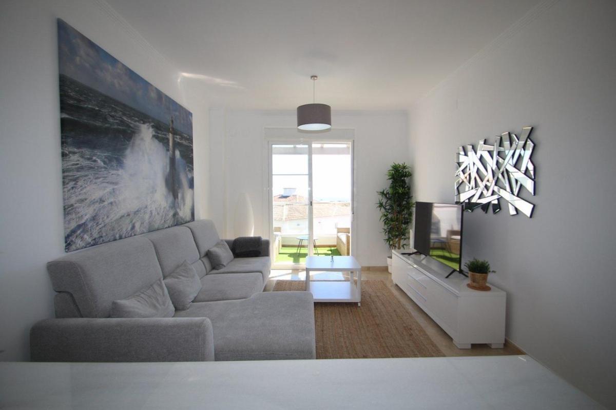 Small Oasis Nelson Mandela Apartment With Sea View, Two Bedrooms, Parking, Terrace And Pool Манилва Экстерьер фото