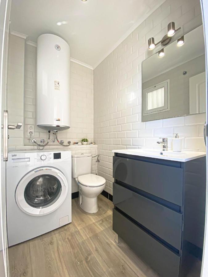 Small Oasis Nelson Mandela Apartment With Sea View, Two Bedrooms, Parking, Terrace And Pool Манилва Экстерьер фото