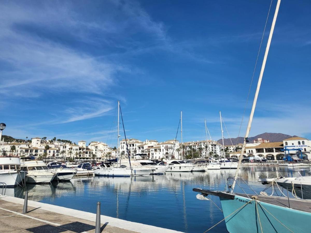 Small Oasis Nelson Mandela Apartment With Sea View, Two Bedrooms, Parking, Terrace And Pool Манилва Экстерьер фото